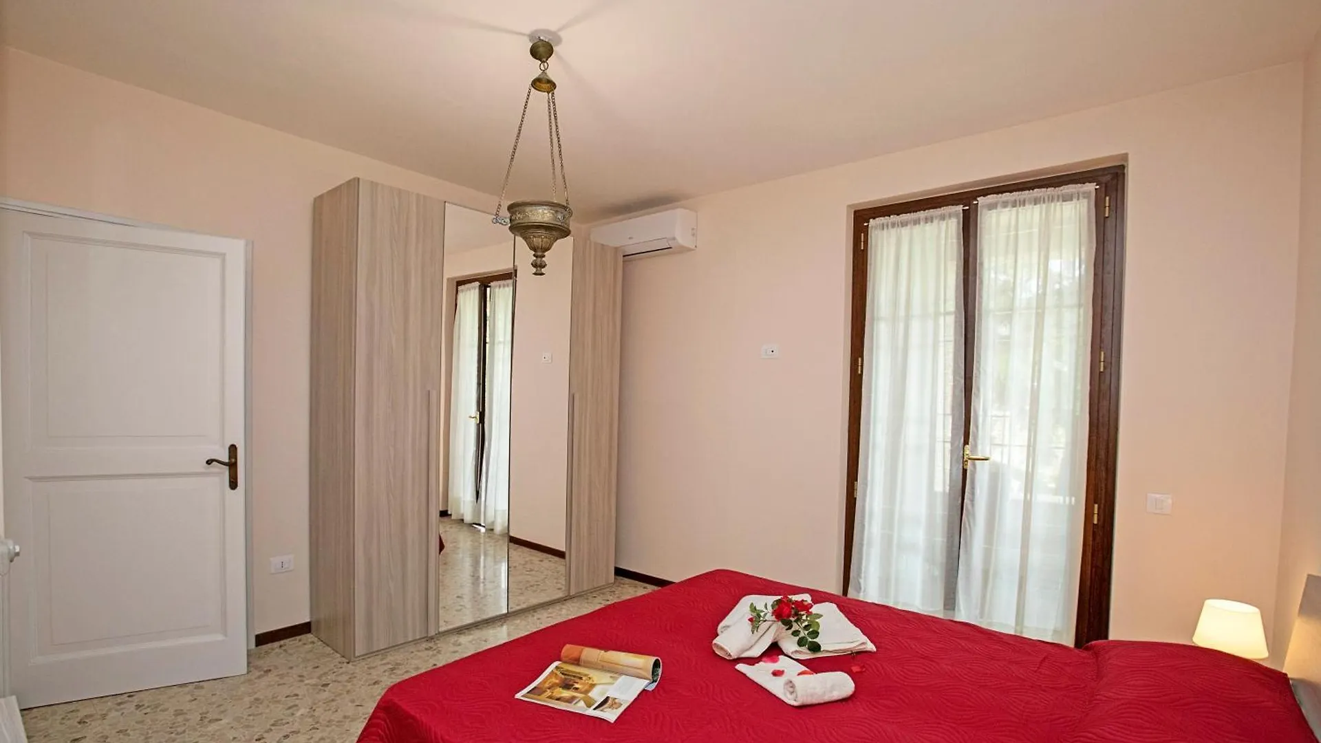 Villa Alberti Appartamento Bruna - Happy Rentals Salo Italy